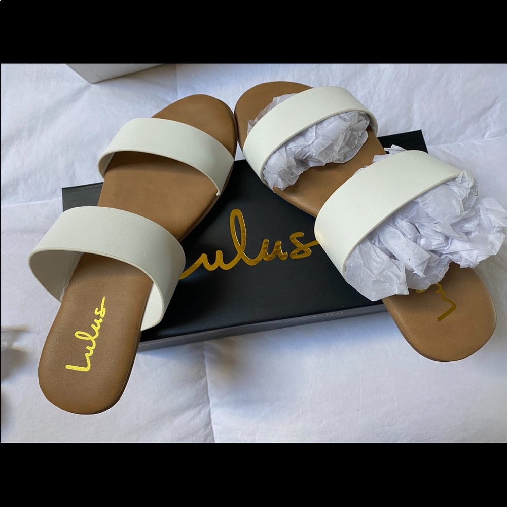 Brand new Lulus sandals!!